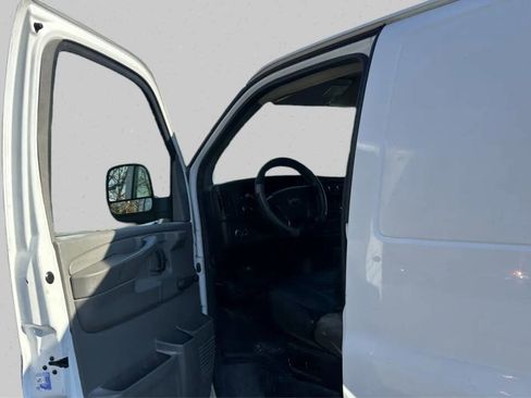 Used 2008 Chevrolet Express 2500 image 9