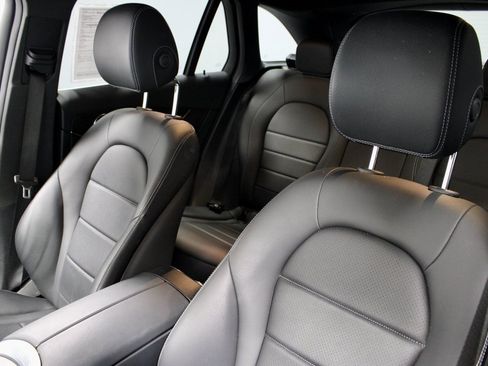 Used 2022 Mercedes-Benz GLC 300 4MATIC image 29