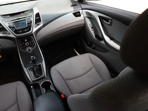 Used 2016 Hyundai Elantra SE w/ Option Group 02 FWD image 23