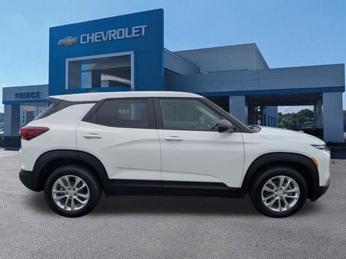 New 2026 Chevrolet TrailBlazer LS w/ LS Convenience Package FWD image 2