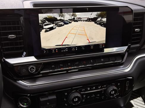 Used 2025 Chevrolet Silverado 1500 High Country w/ High Country Premium Package AWD/4WD image 19