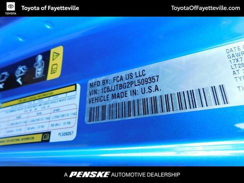 Used 2023 Jeep Gladiator Rubicon w/ LED Lighting Group image 8