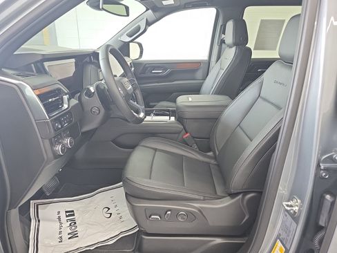 Used 2026 GMC Yukon Denali w/ Sun & Power Step Package image 34