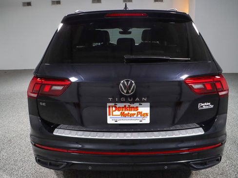 Used 2022 Volkswagen Tiguan SE R-Line image 8