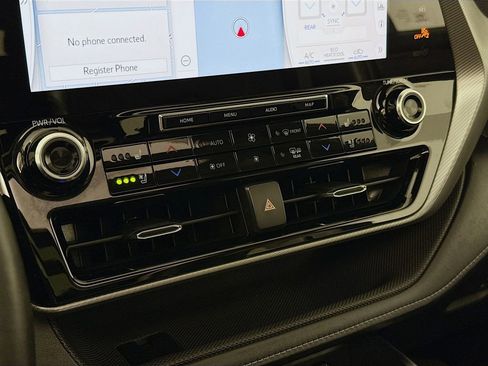 Certified 2020 Toyota Highlander Platinum AWD/4WD image 18
