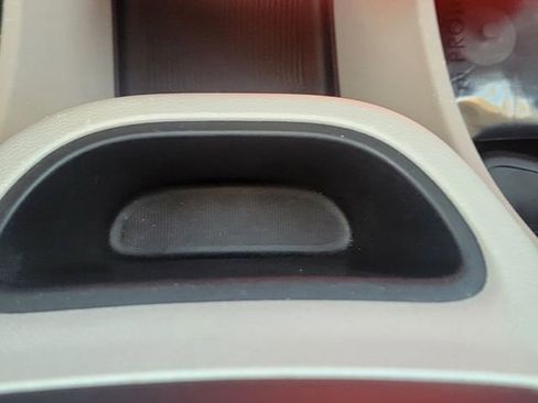 Used 2022 Chrysler Pacifica Touring-L image 28