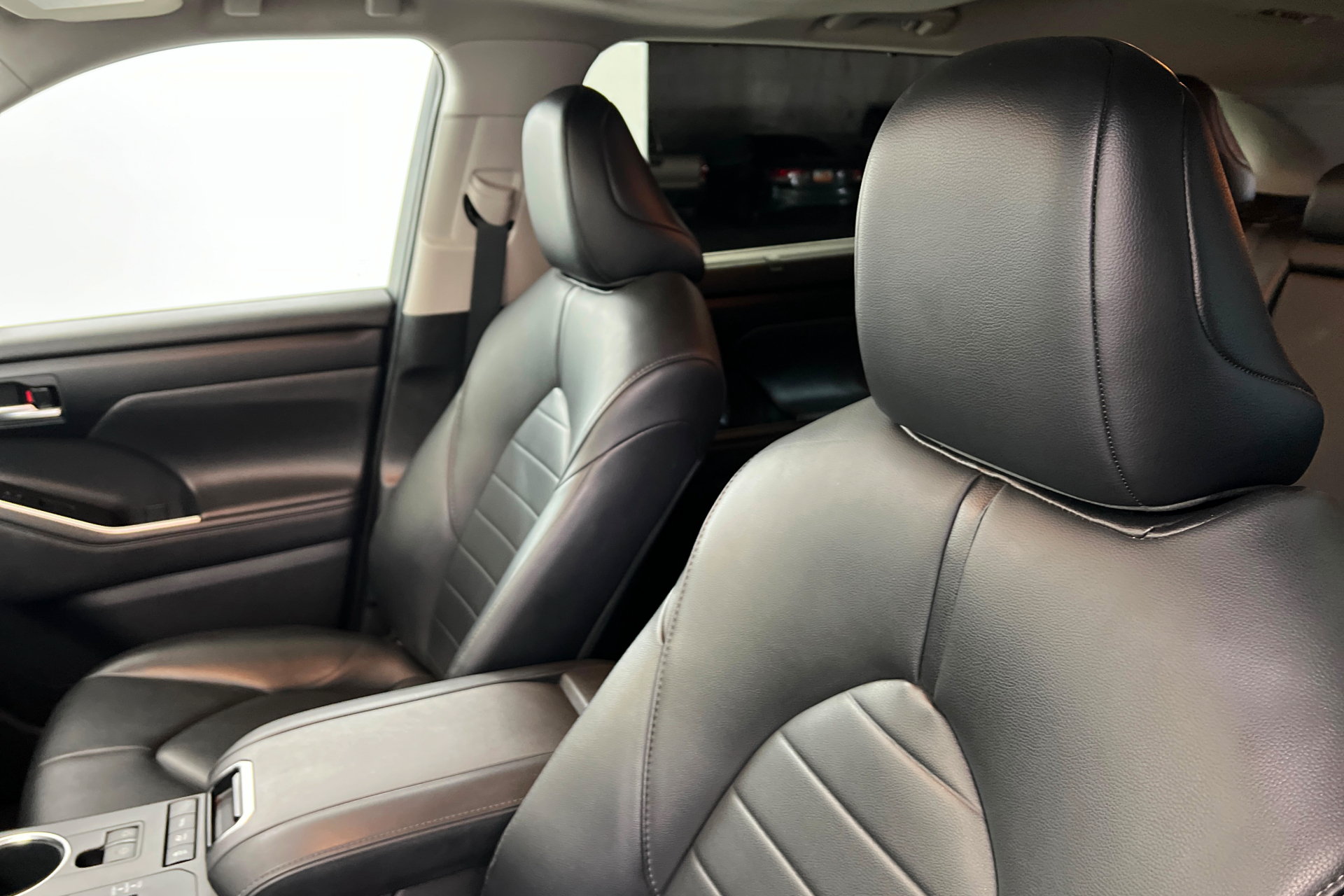 Certified 2021 Toyota Highlander XLE AWD/4WD image 17