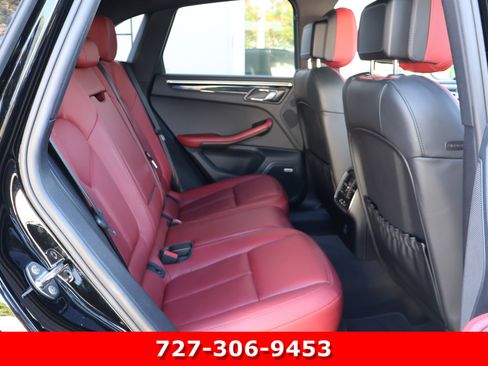 Used 2022 Porsche Macan AWD/4WD image 21