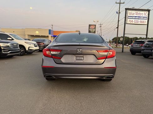 Used 2018 Honda Accord Touring image 5