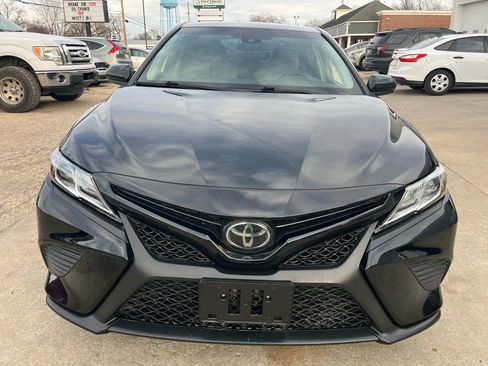 Used 2020 Toyota Camry SE image 5