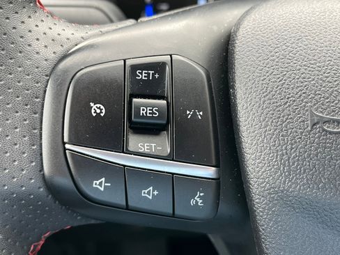 Used 2024 Ford Escape ST-Line image 14