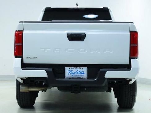 Used 2025 Toyota Tacoma SR5 AWD/4WD image 7