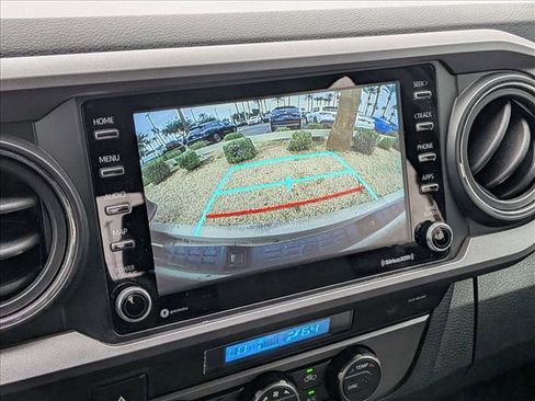 Used 2022 Toyota Tacoma TRD Off-Road image 13