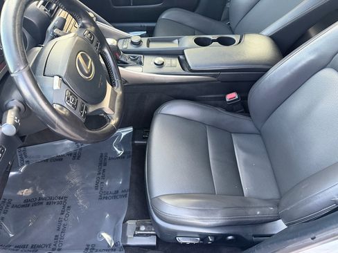 Used 2018 Lexus IS 300 image 30