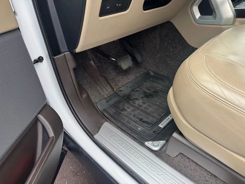 Used 2019 Land Rover Range Rover HSE image 14