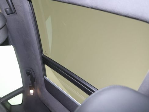 Used 2022 Maserati Levante Modena image 12