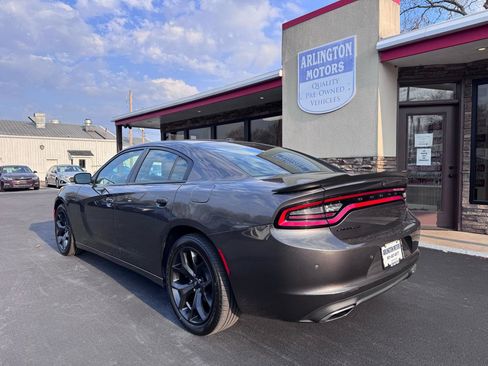 Used 2020 Dodge Charger SXT w/ Blacktop Package image 3