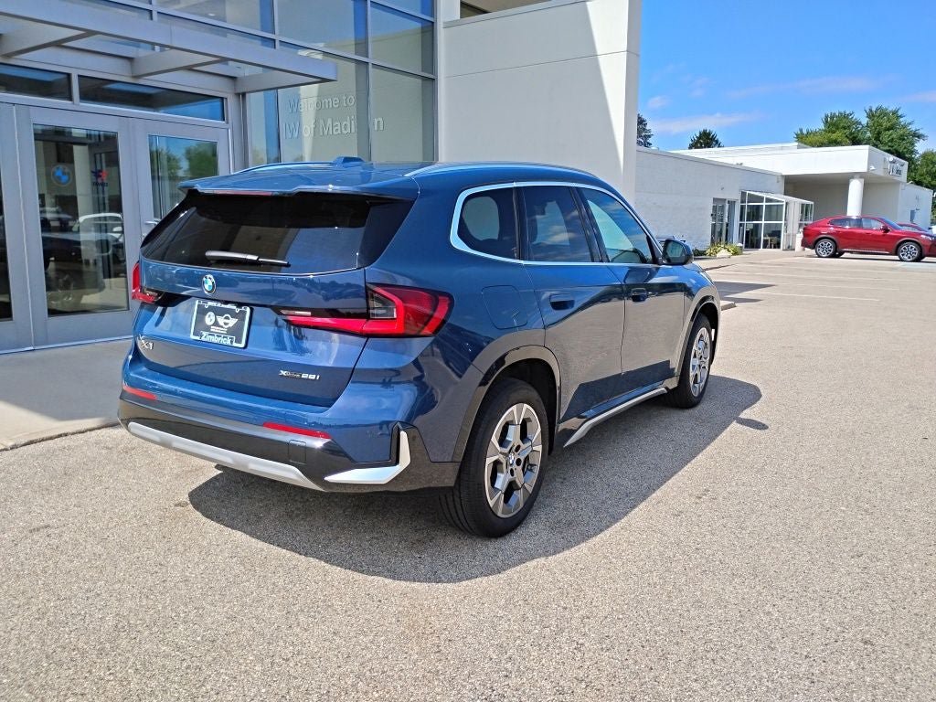 Used 2026 BMW X1 xDrive28i w/ Technology Package AWD/4WD image 3