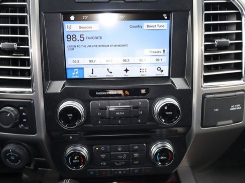 Used 2016 Ford F150 Platinum w/ Equipment Group 701A Luxury image 21