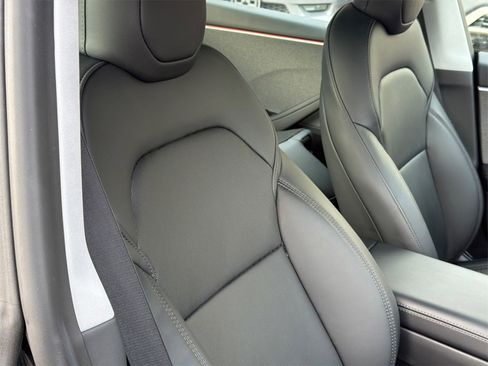 Used 2024 Tesla Model 3 Standard Range image 9