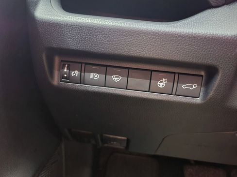 Used 2020 Toyota RAV4 XLE Premium AWD/4WD image 30