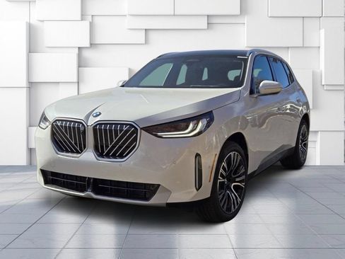 Used 2026 BMW X3 xDrive30i w/ Premium Package AWD/4WD image 3