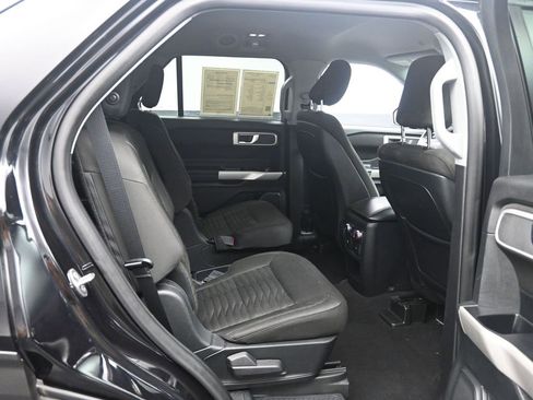 Used 2020 Ford Explorer XLT w/ Comfort Package image 27
