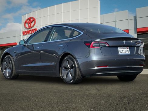 Used 2018 Tesla Model 3 Long Range image 5