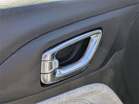 Used 2022 Jeep Compass Latitude image 11