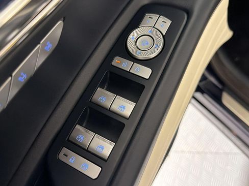 Used 2025 Genesis GV80 3.5T Prestige AWD/4WD image 22