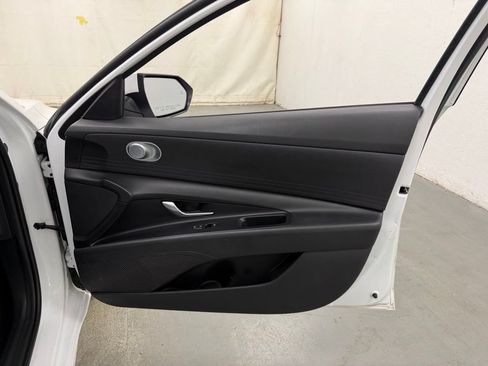 Used 2021 Hyundai Elantra SEL FWD image 7