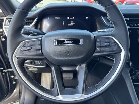 New 2025 Jeep Grand Cherokee Laredo X w/ Luxury Tech Group I image 7