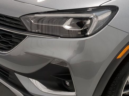 Used 2023 Buick Encore GX Essence image 18