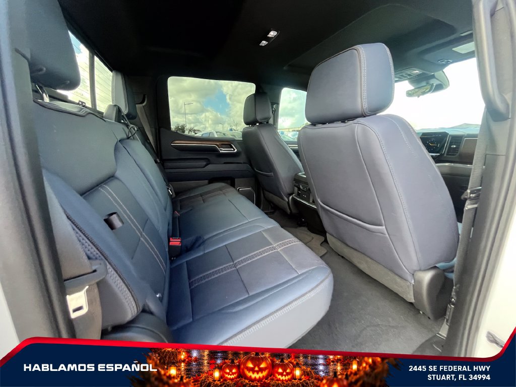 Used 2023 Chevrolet Silverado 1500 High Country w/ Technology Package AWD/4WD image 18