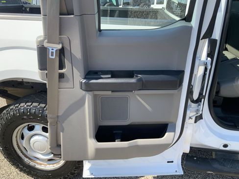 Used 2015 Ford F150 XL w/ Equipment Group 101A Mid AWD/4WD image 41