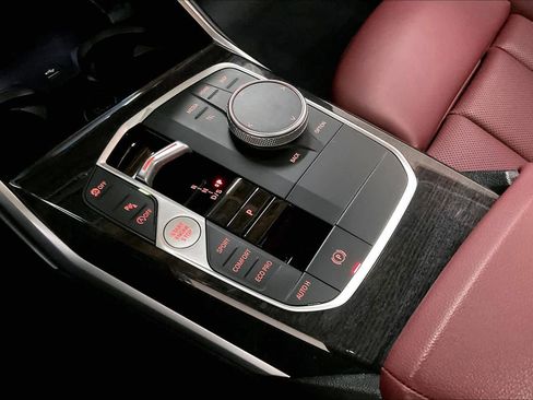 Used 2023 BMW 330i Sedan w/ Premium Package image 37