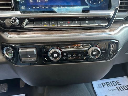 Used 2025 Chevrolet Silverado 1500 LT image 15