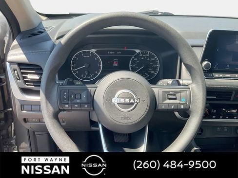 Used 2024 Nissan Rogue SV AWD/4WD image 20