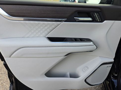 New 2026 GMC Acadia Denali w/ Super Cruise Package image 18