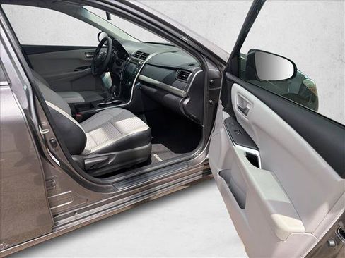 Used 2015 Toyota Camry SE FWD image 22