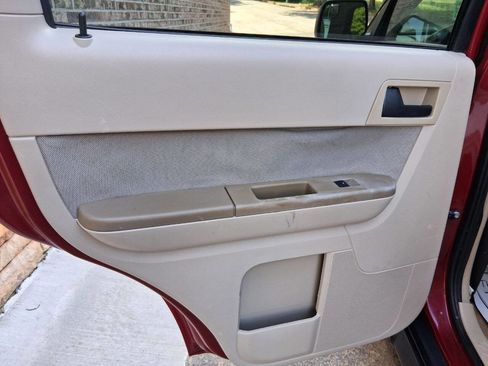 Used 2011 Ford Escape XLT FWD image 21