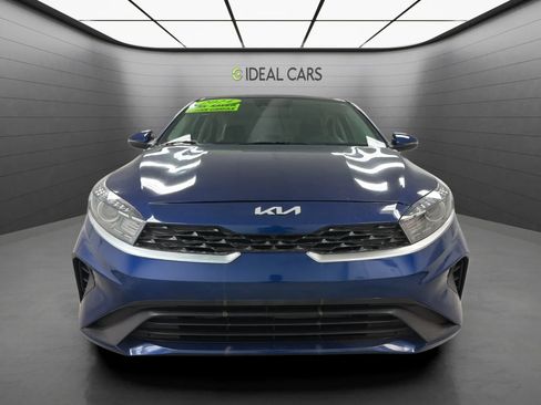 Used 2024 Kia Forte LXS w/ LXS Technology Package FWD image 2
