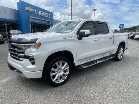 Used 2024 Chevrolet Silverado 1500 High Country w/ High Country Premium Package AWD/4WD image 9