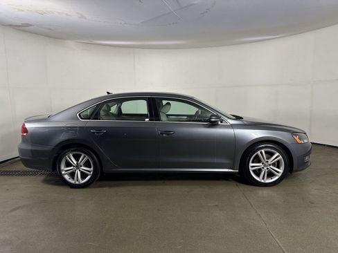 Used 2013 Volkswagen Passat 3.6 SE image 33
