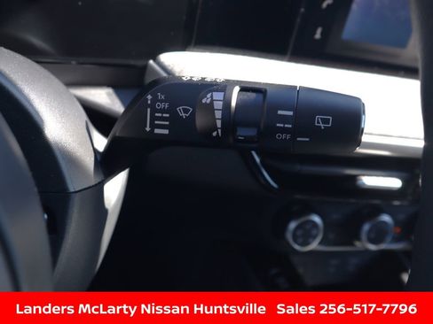 Used 2025 Nissan Kicks SV image 21