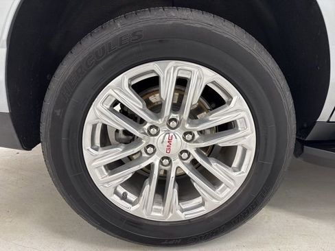 Used 2024 GMC Yukon SLT image 37