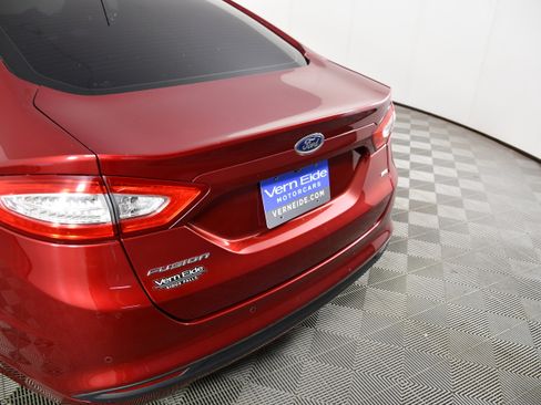 Used 2016 Ford Fusion SE FWD image 15
