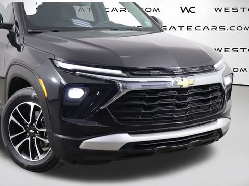 Used 2024 Chevrolet TrailBlazer LT FWD image 42