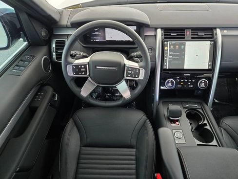 Certified 2025 Land Rover Discovery Dynamic SE AWD/4WD image 12