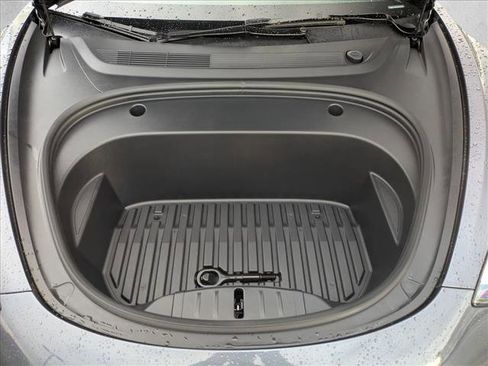 Used 2023 Tesla Model 3 Performance image 9